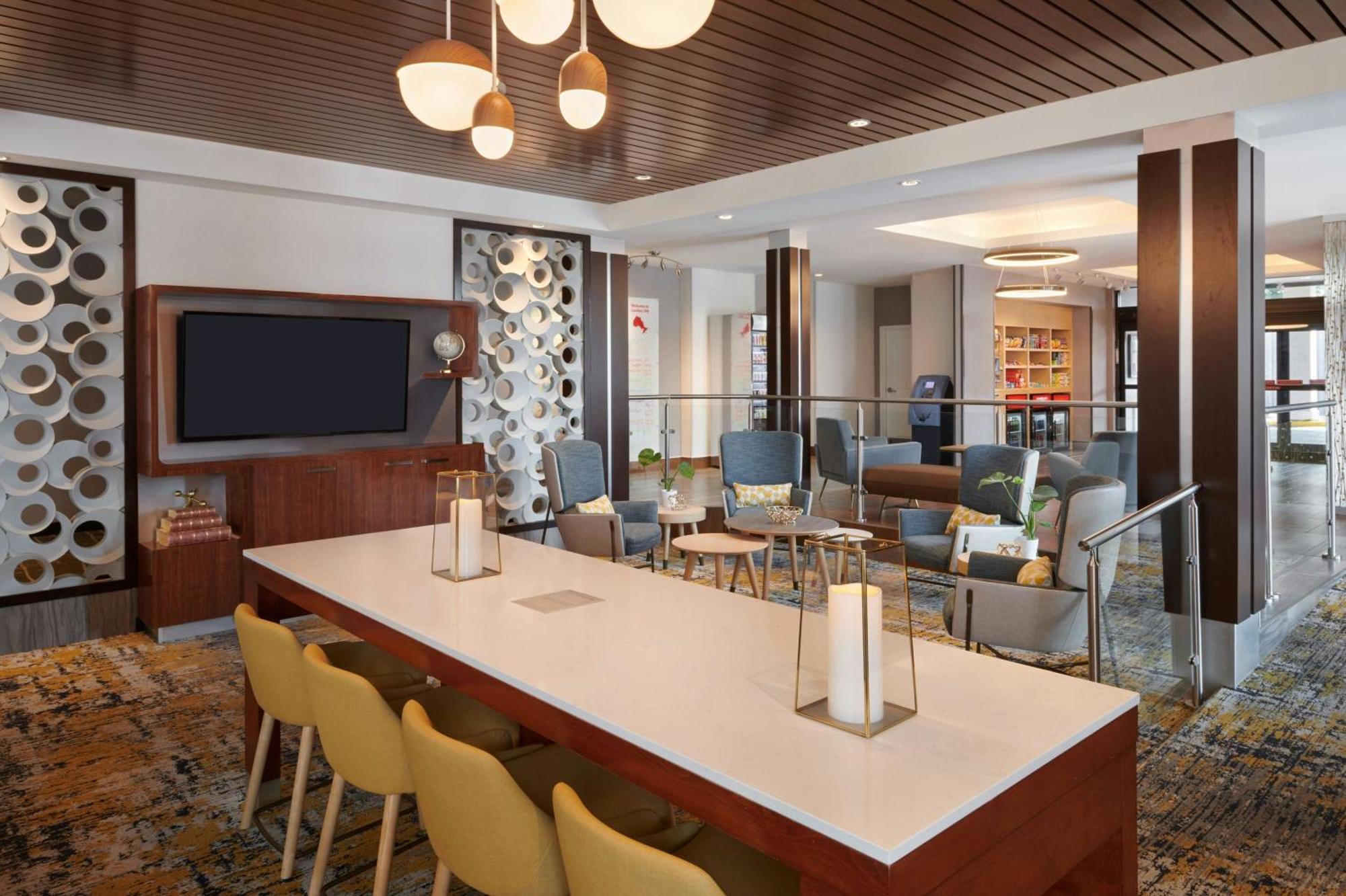 Towneplace Suites By Marriott Лондон Экстерьер фото